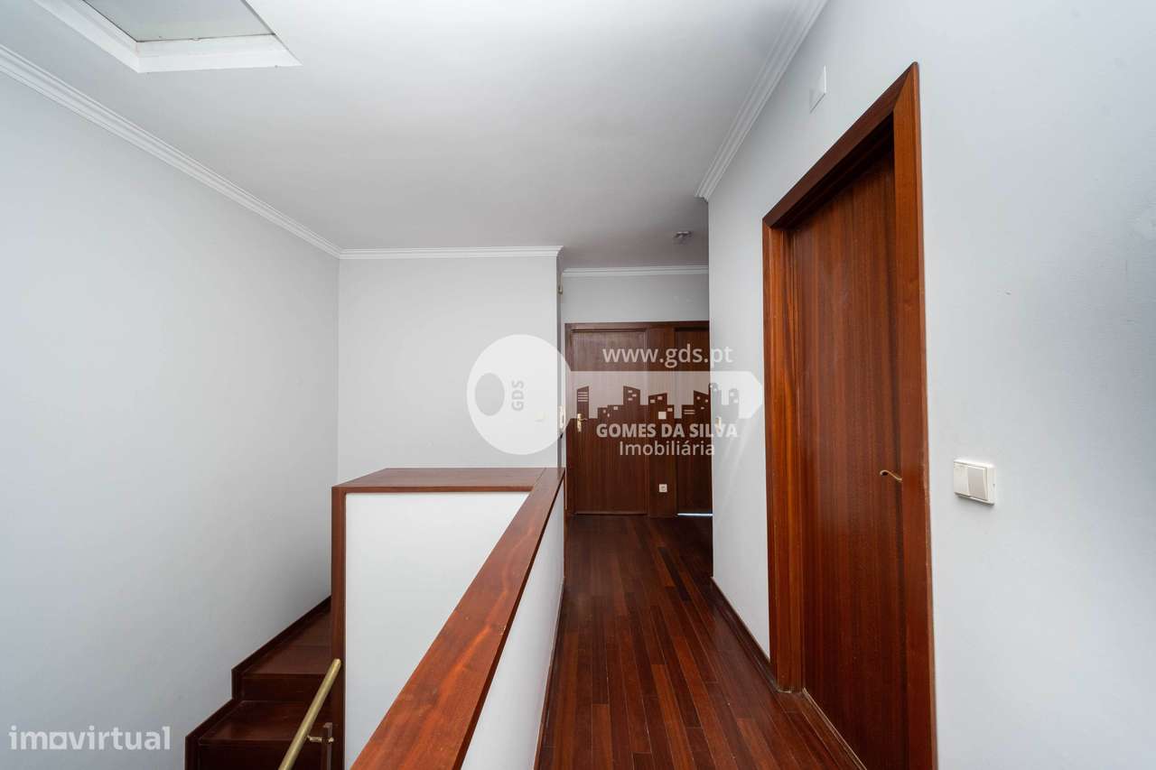 T5 Duplex na Rua Bernardo Sequeira, São Vítor-31