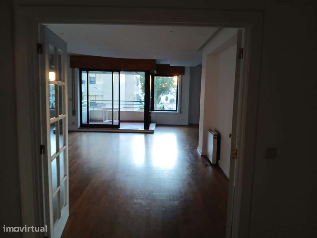 Apartamento T4 - Quinta de Miramar - Vistas de Rio - Grande imagem: 4/10