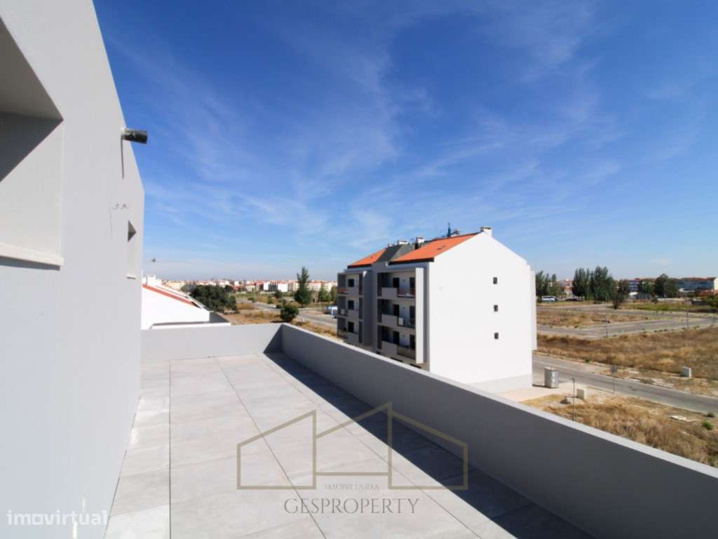 Apartamento T3 Duplex em Pinhal Novo-29