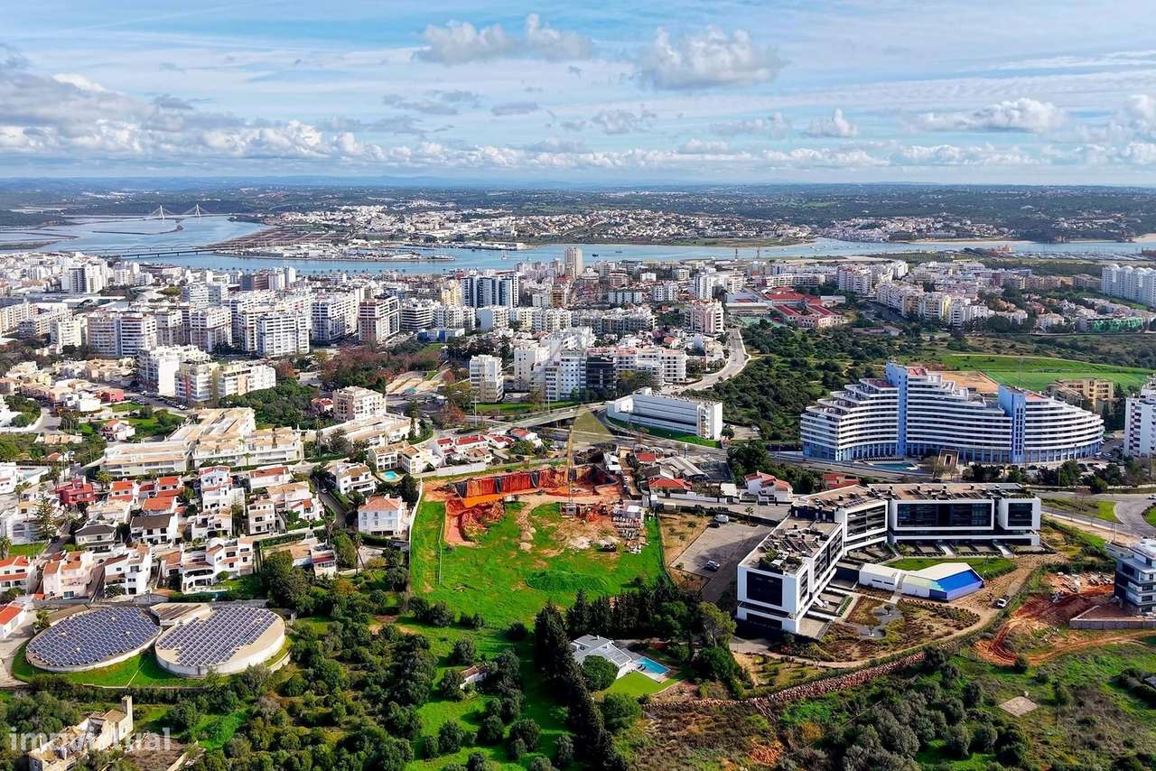 APARTAMENTO T2 COM 137,60m2 COM BOX E TERRAÇO PRIVATIVO NO HORUS RESID-27