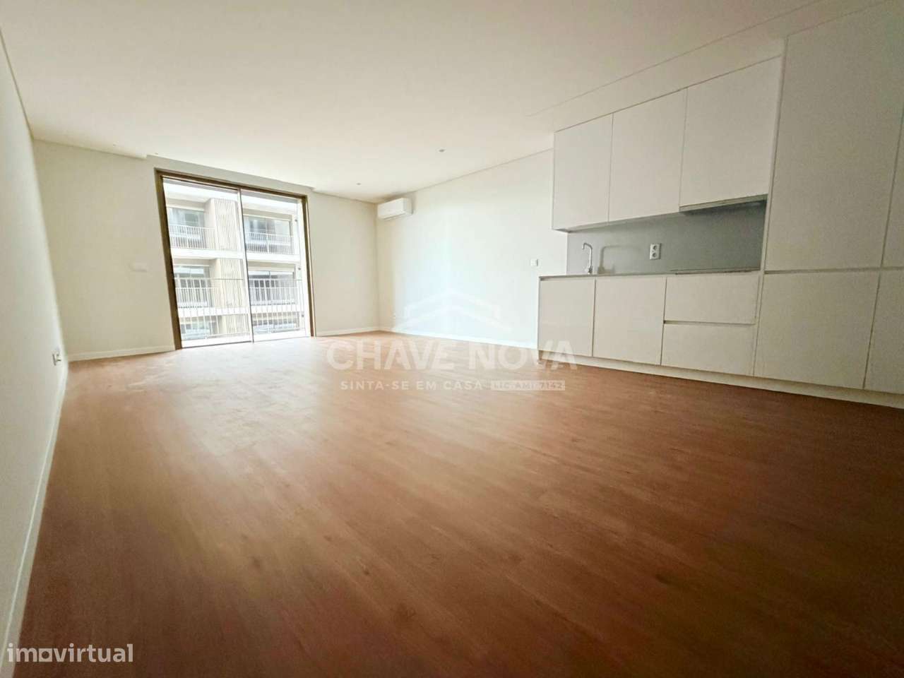 T2 Novo c/ Varanda e Lugar de Garagem em Oliveira do Douro - Grande imagem: 3/19