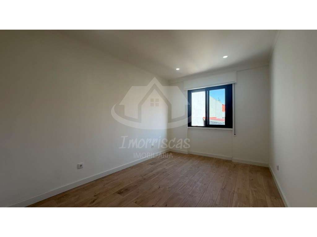 T2+1 Totalmente Remodelado em Odivelas | Pronto a Habitar | Localiz...-28