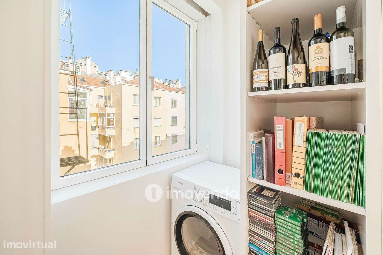 Apartamento T2 com cozinha equipada e mobilado, nas Amoreiras-31