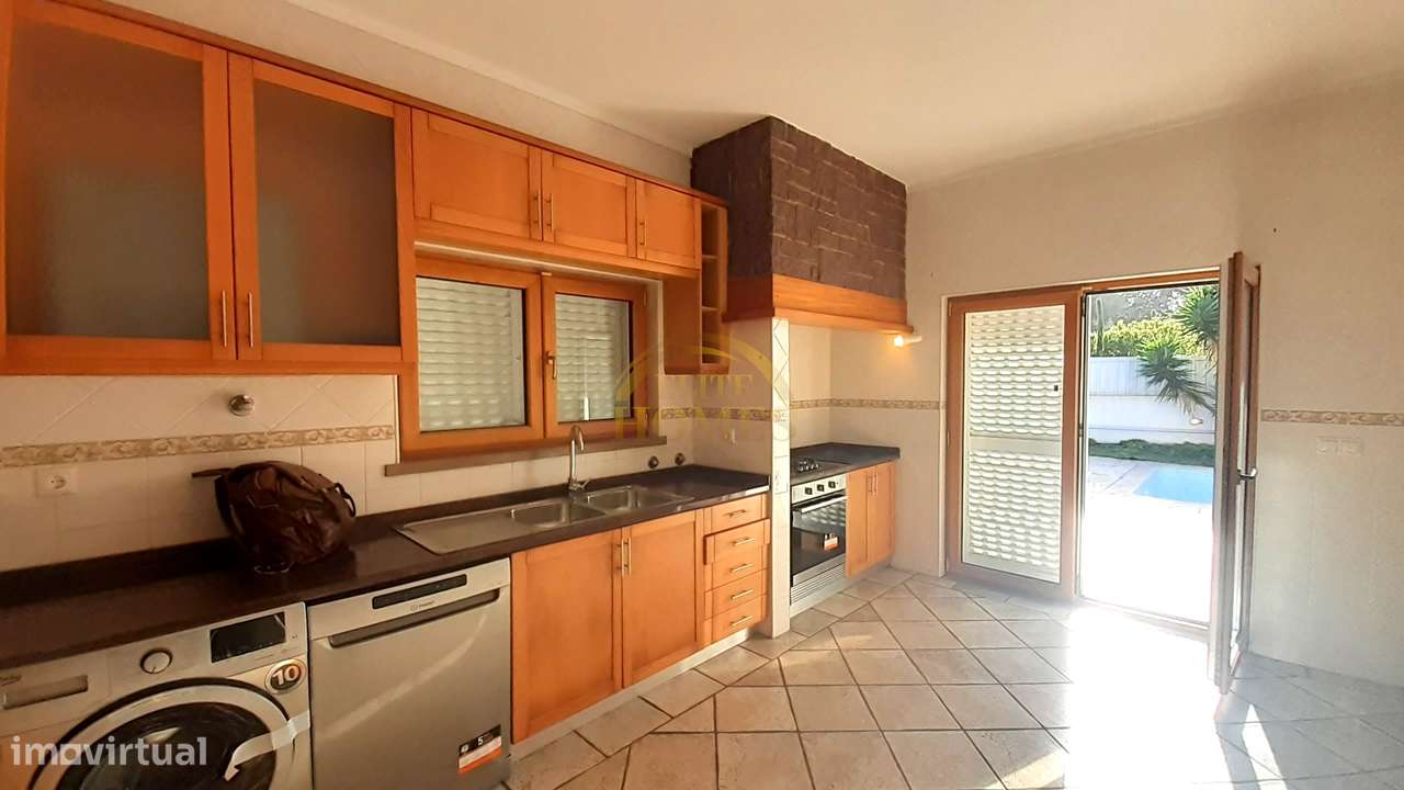 Venha Descobrir esta magnífica Moradia T5 Independente, localizada nas - Grande imagem: 2/60