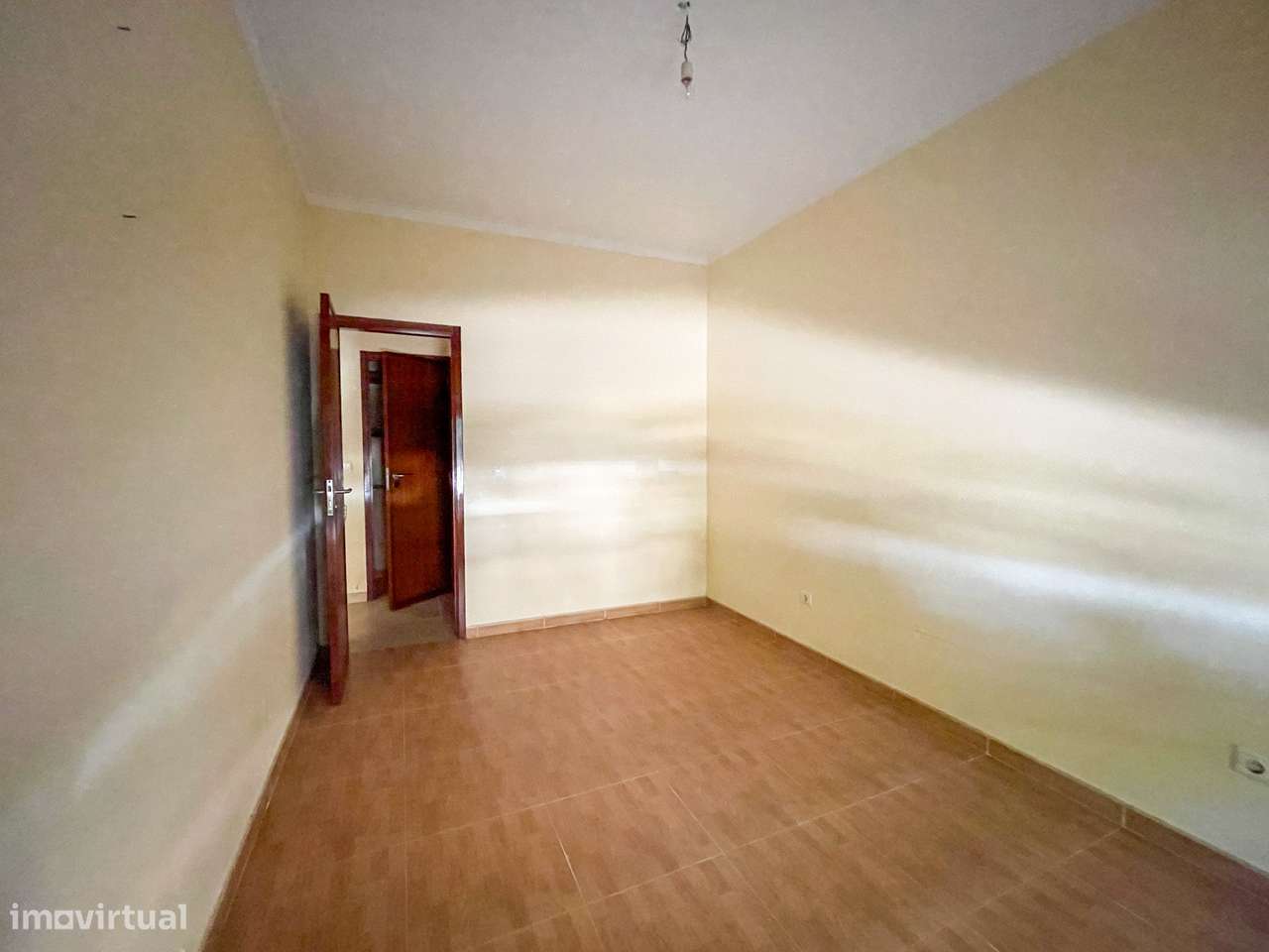 Prédio - 8 T2 + Sótão - Póvoa de Santa Iria-8