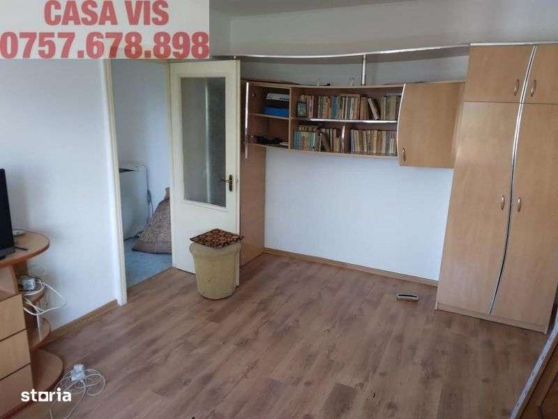 Apartament 2 camere in Onesti, zona centrala. - Imagine principală: 4/8