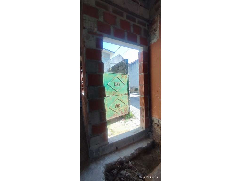 Casa para restauro, excelente oportunidade, com potencial investimento-17