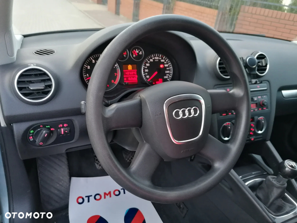 Audi A3 1.6 Limited Edition - 17