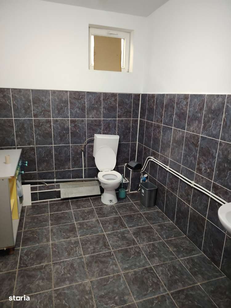 Obcini-Bloc Nou-Spatiu comercial,parter cu vad, 62 mp,pret 700E/luna - Imagine principală: 5/5