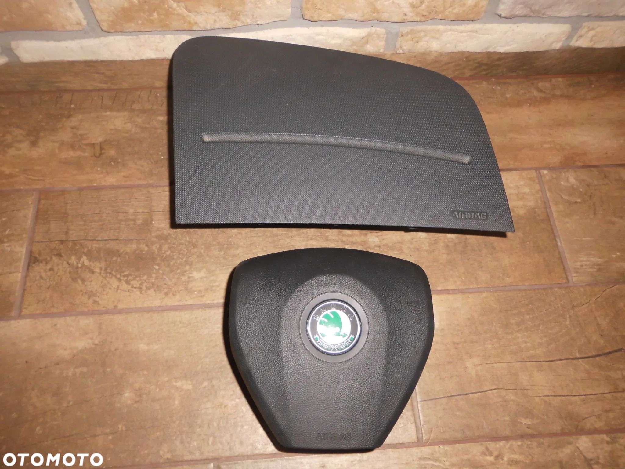 SKODA FABIA II ROOMSTER 5J RS 2 x airbag - 1