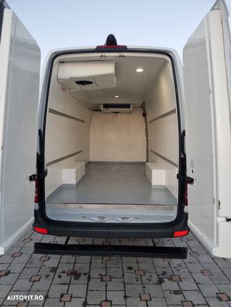 Mercedes-Benz Sprinter 314 CDI An 2018 FRIGORIFIC -28° +28° Carrier Climă Navigație Mare 2 Compartimente cu perete despărțitor detașabil Priză exterioară Aparatul Frigo pe pavilion - 3