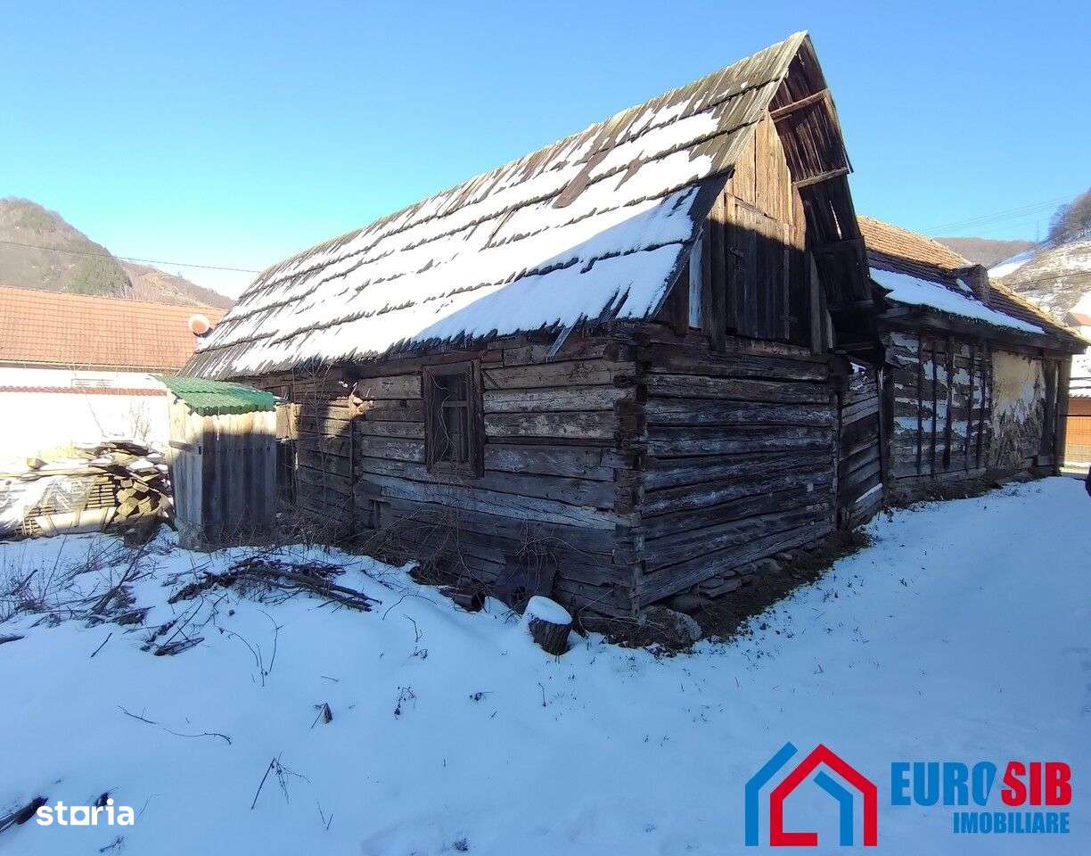 Teren intravilan cu 2 case traditionale in Sibiu Rau Sadului - Imagine principală: 5/6