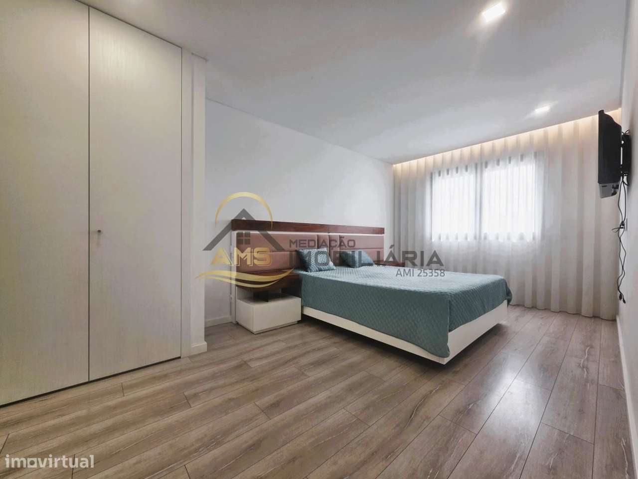 APARTAMENTO T3 COM TERRAÇO DE 186M²-22