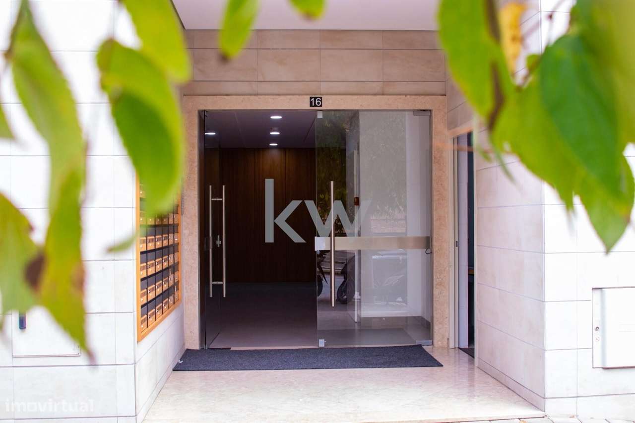 Oportunidade nas Colinas: T3 com Estilo, Luz Natural e Estacionamento-40