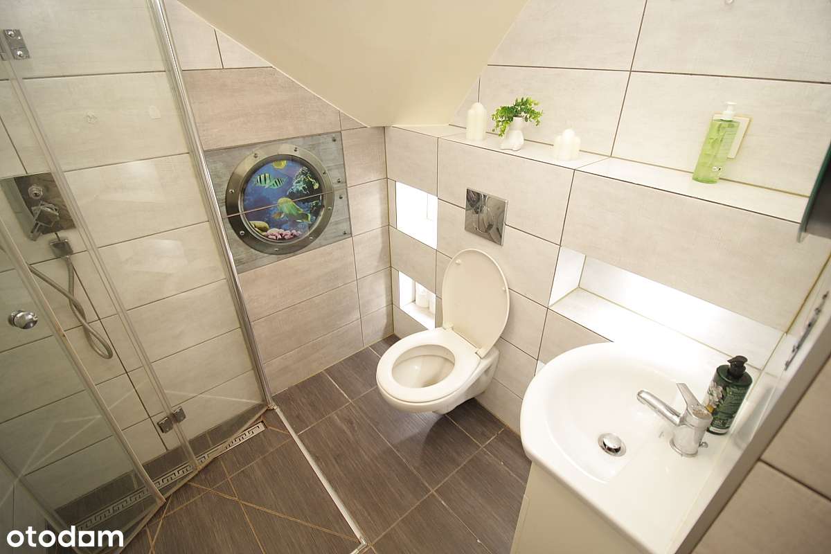 Promnice , nowy dom wolnostojący z pięknym ogrodem , garaż ,-8