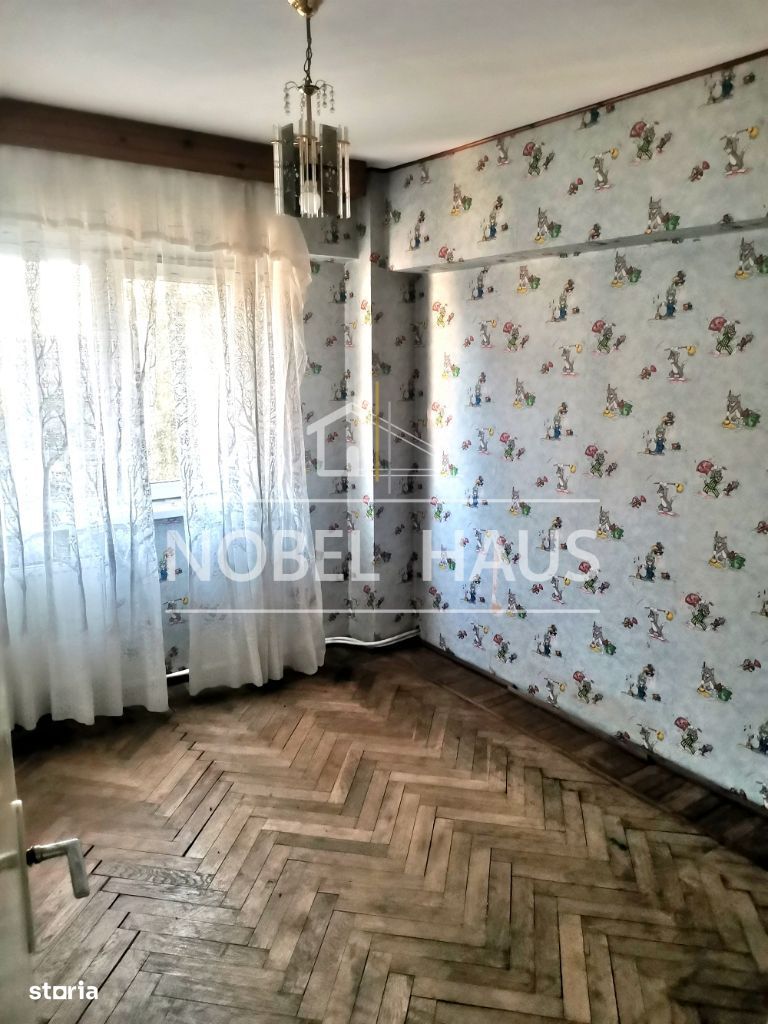 Apartament 3 camere, etajul 3, ultracentral, Hotel Moldova