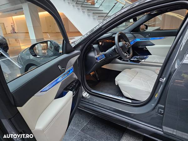 BMW Seria 7 750e xDrive - 13