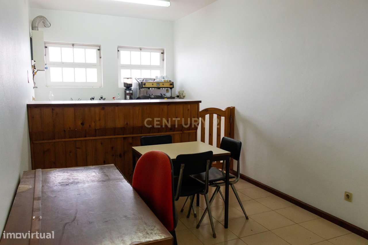 Imóvel de 3 Pisos com Potencial para Turismo ou Negócio-16