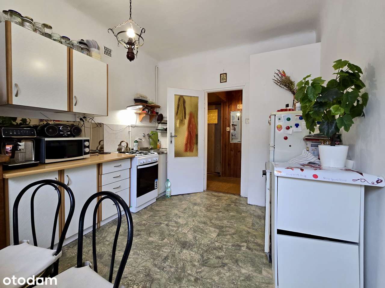 Kawalerka/2 pokoje | 35,49m2 | kamienica | Plac Hallera | parter |-3