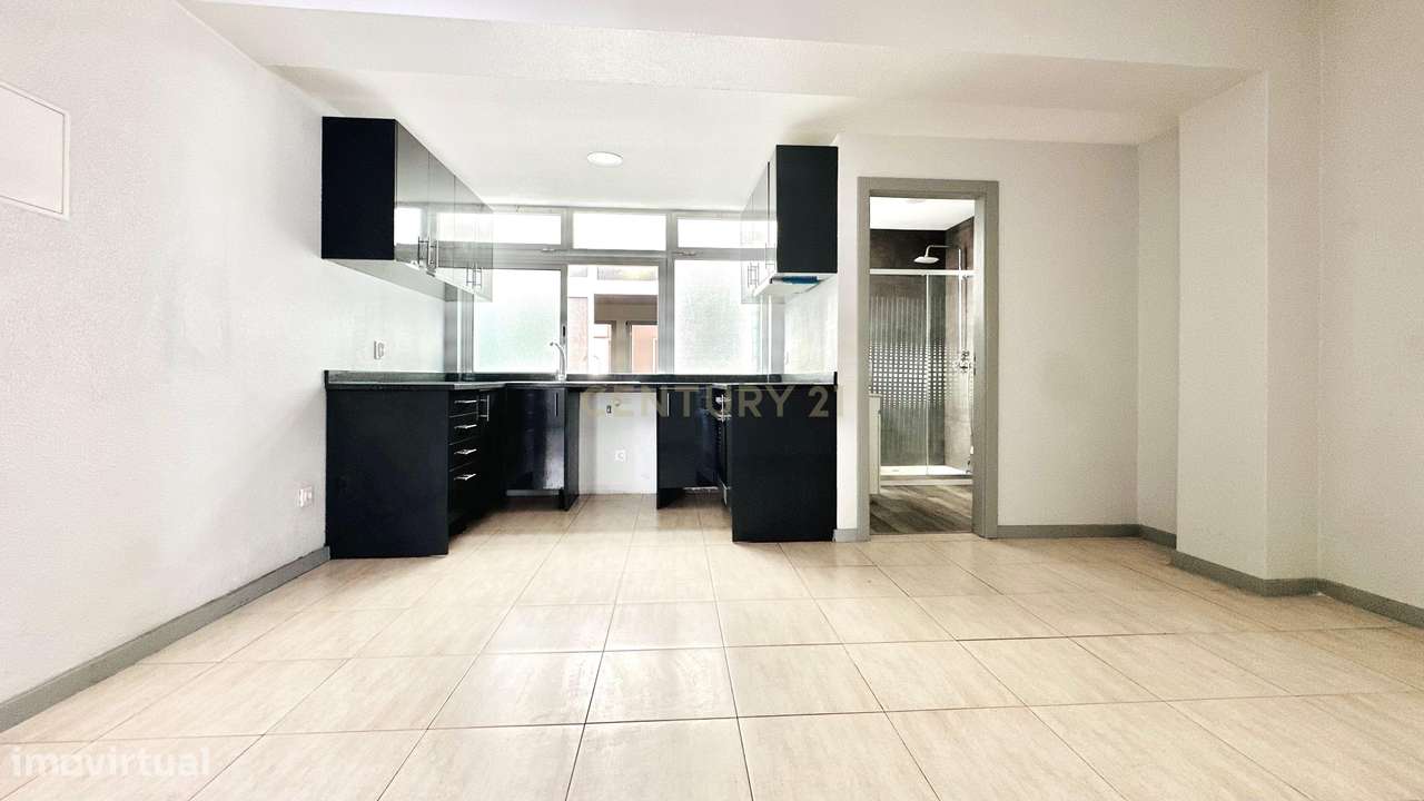 Prédio Urbano no Centro do Funchal – Oportunidade de Investimento - Lo-21