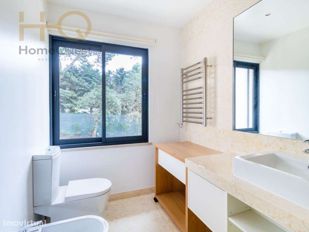 Moradia T4+2 Bairro da Martinha-32