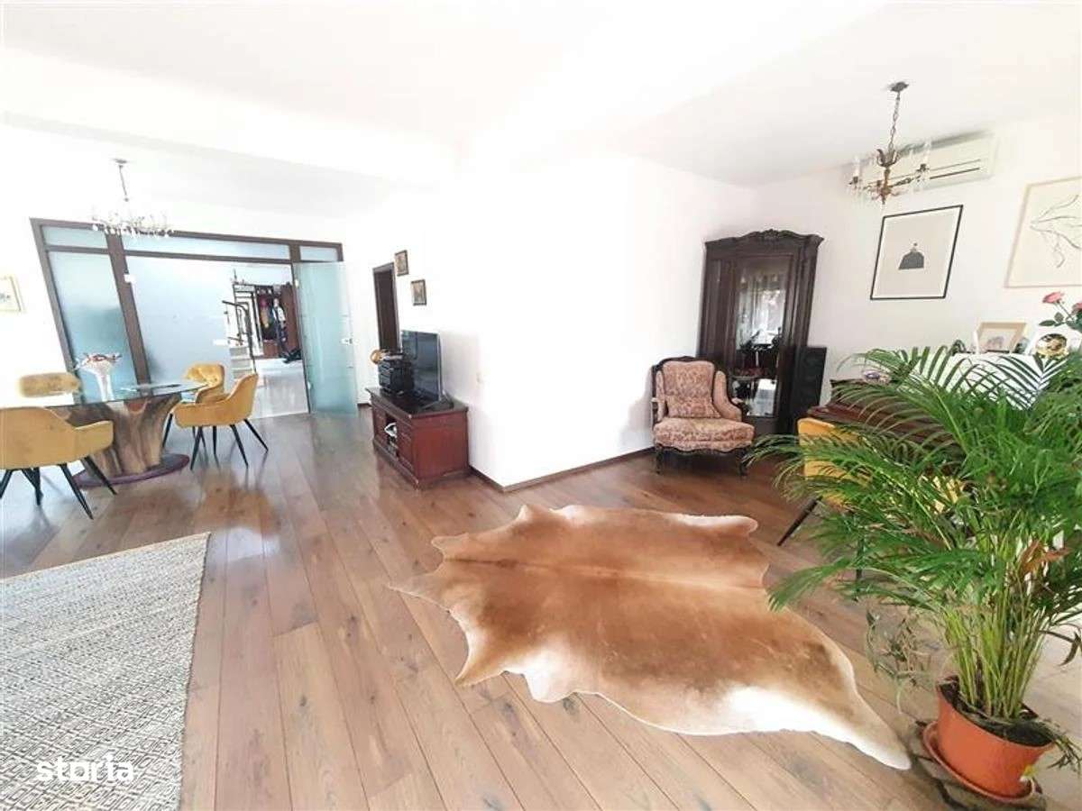 Vila la cheie, cocheta, mobilata-utilata, gradina amenajata - Imagine principală: 3/20