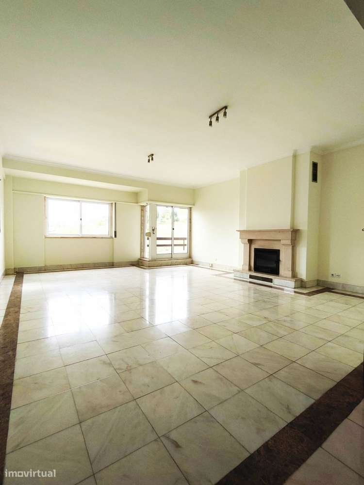 T4 para arrendamento na Estrada da Luz,  junto ao Parque Bensaúde e Lo - Grande imagem: 5/21