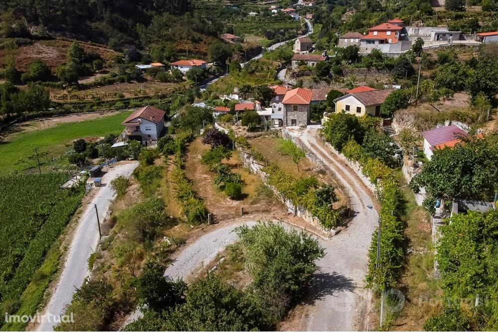 TERRENO | MORADIA T2+1 - PRÓXIMO DO RIO DOURO E HOTÉIS