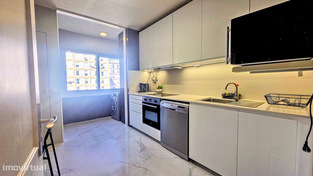 T2 para Arrendamento em Benfica – Localização Privilegiada frente ao C - Grande imagem: 3/20