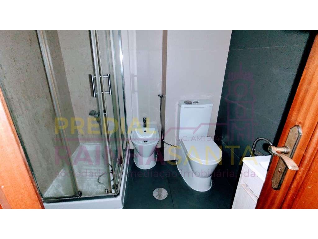 Apartamento T2 c/ garagem - Av. Elísio de Moura - Coimbra -ESEC - Grande imagem: 2/6