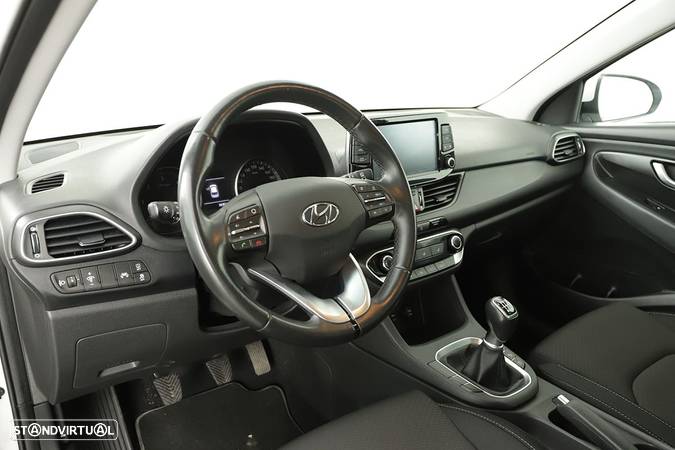 Hyundai i30 1.6 CRDi STyle+Navi - 6