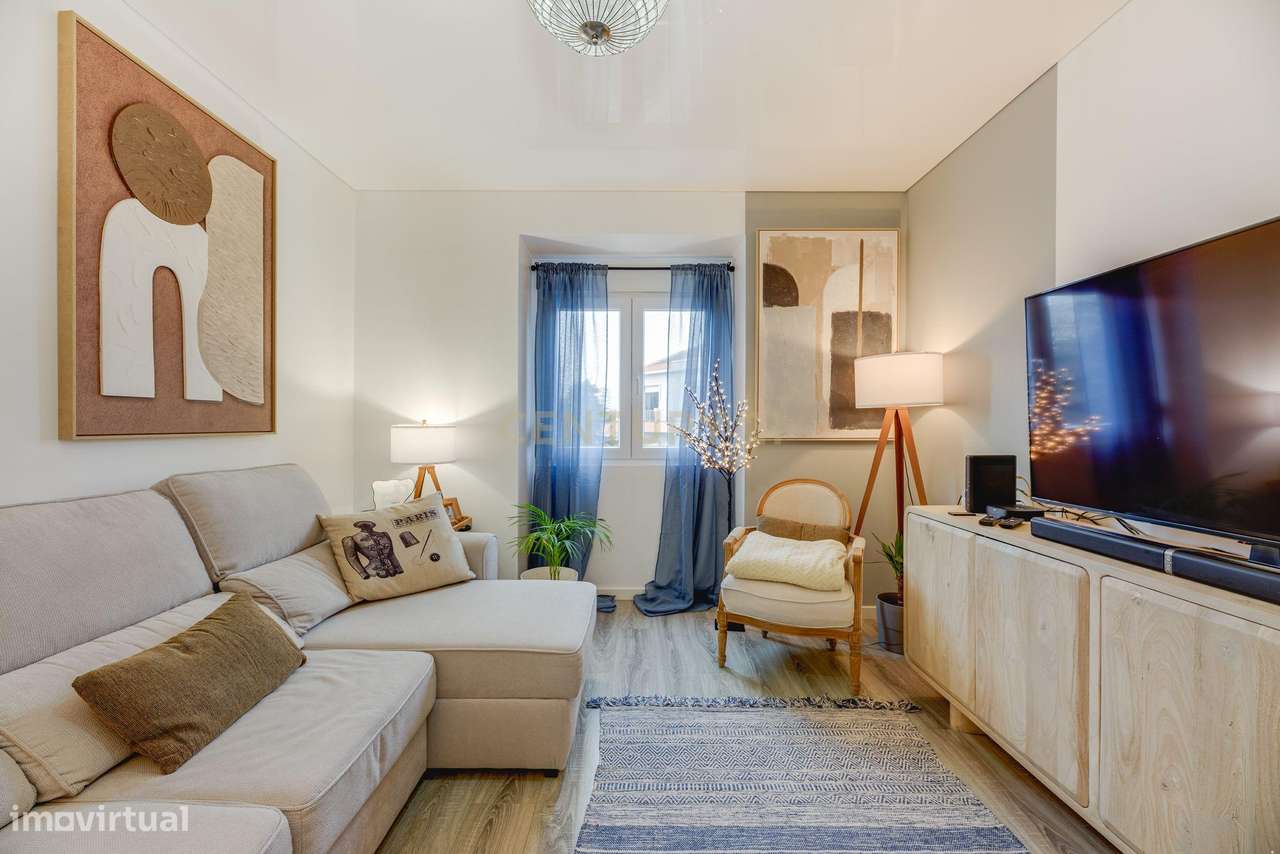 Apartamento T2 Renovado no Coração da Portela de Sintra - Grande imagem: 2/26