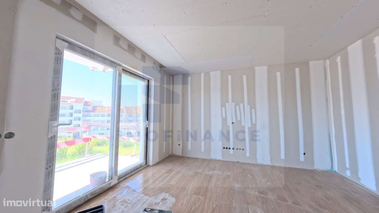 Apartamento T3 em Fase Final de Acabamentos — Praia da Consolação (...-6