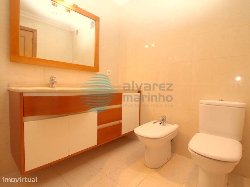 Apartamento T4, com 3 lugares de estacionamento, Parque das Nações-19