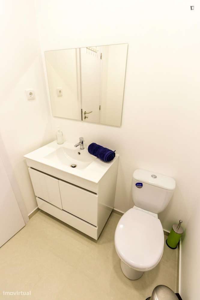 Quarto - localizado em Póvoa de Varzim Porto - Grande imagem: 3/26