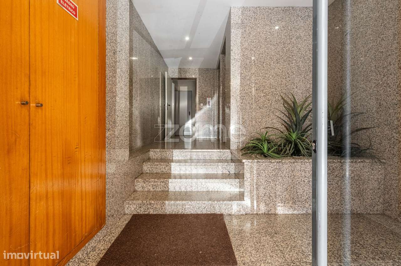 Apartamento T3 com Suíte em São Vítor, Braga-0