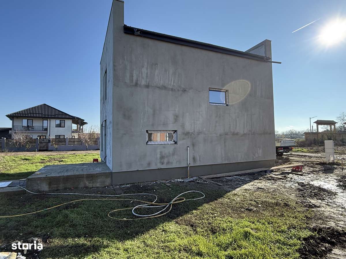 Casă de Vanzare - Imagine principală: 4/20
