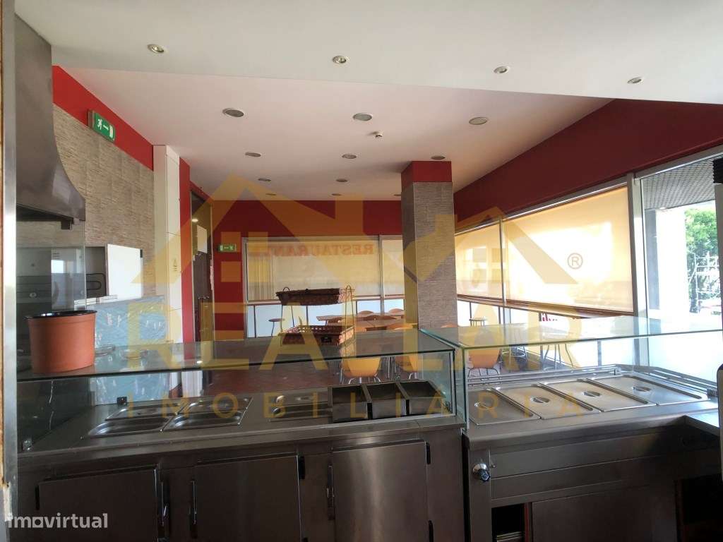 Loja preparada para restauração na Maia - Porto - Grande imagem: 5/21