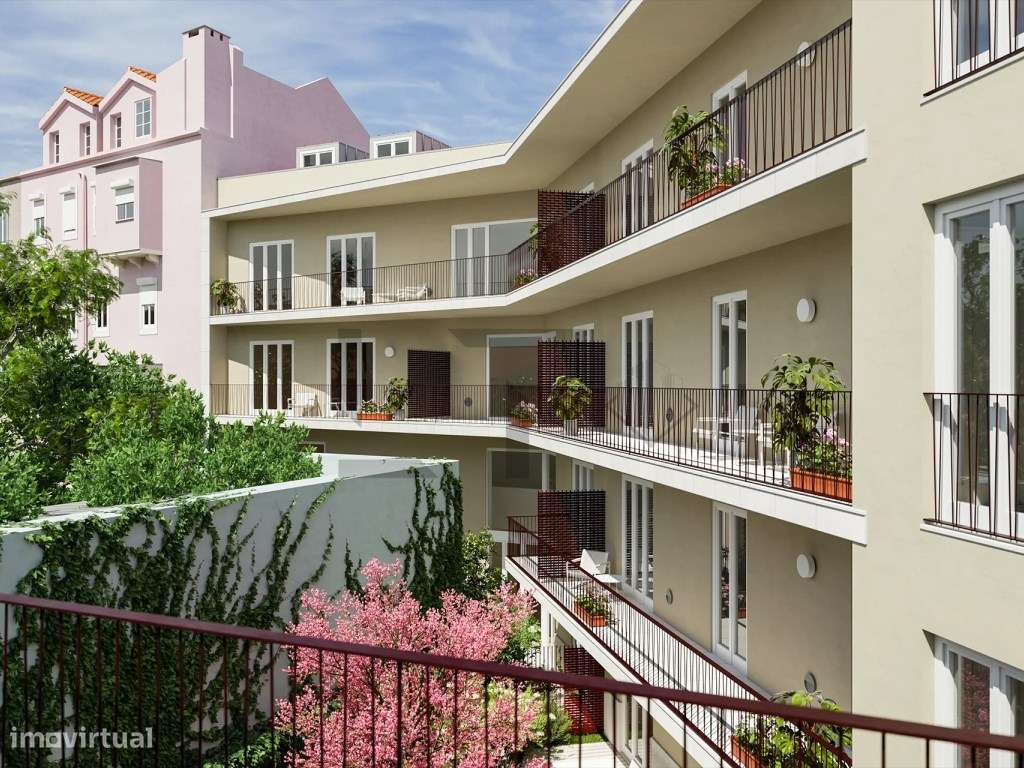 Apartamento T1 Com Garagem Para Venda Junto A Av Da Liberdade Lisboa