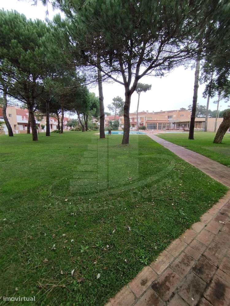 Apartamento T2+1 com mezanino em condomínio fechado – Aldeamento Liris-13