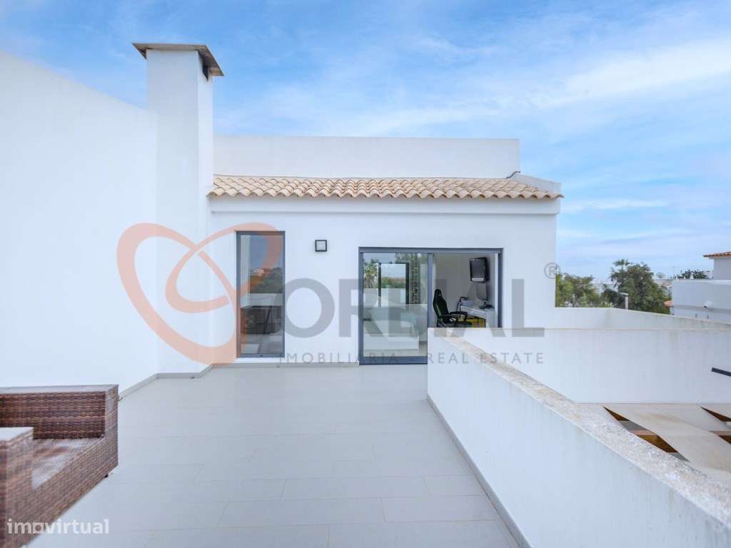 Moradia para venda em Albufeira com 6 quartos e piscina-30