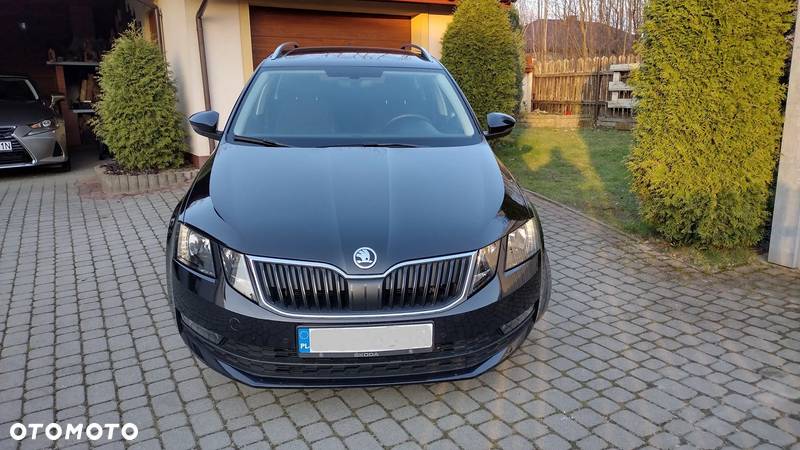 Skoda Octavia Combi 2.0 TDI DSG Ambition - 2