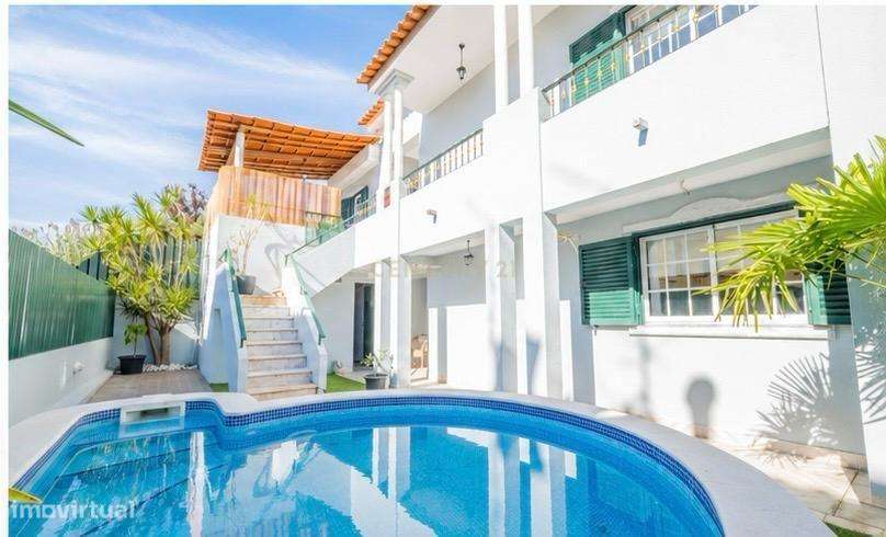 Moradia T4 na Charneca Caparica com Piscina na rua João de Deus a 5min-5
