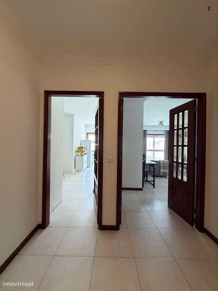 Apartamento com 2 quartos - localizado em Santa Marinha Porto - Grande imagem: 4/7