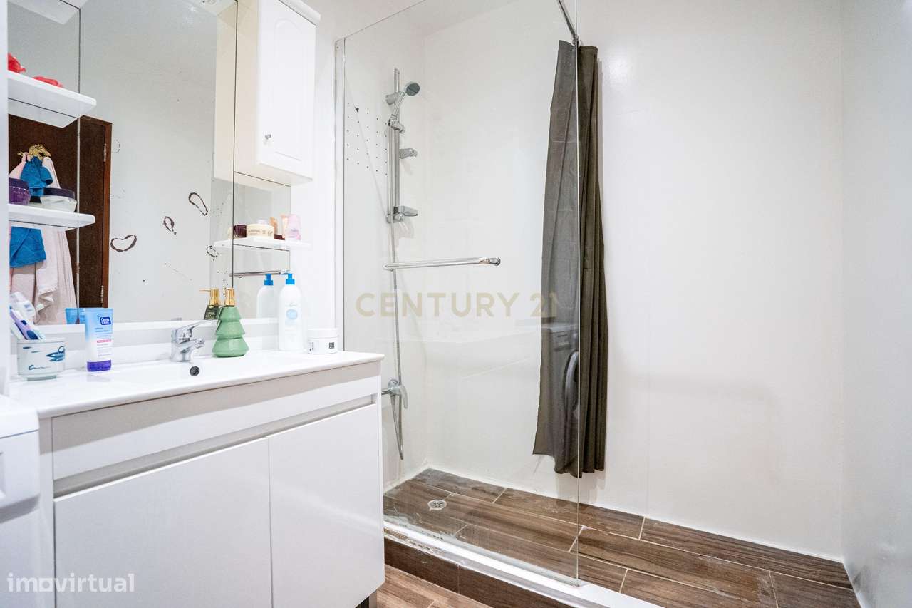 MORADIA TÉRREA T3 + SÓTÃO A 10 MINUTOS DA CIDADE-18