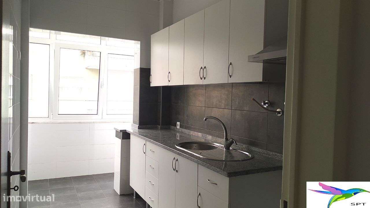 Apartamento T2 Remodelado C/coz semi-equipada (Centro) - Grande imagem: 4/15