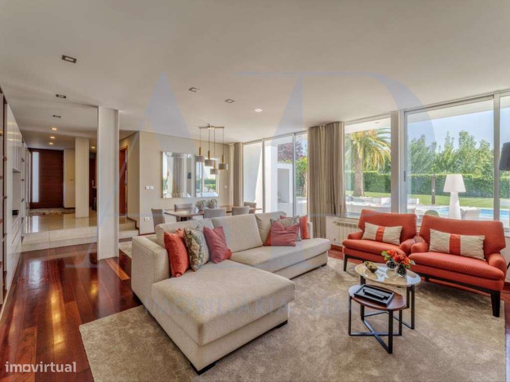 Moradia T4 +1 com piscina-11