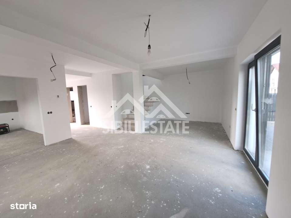 Casa Sibiu, Cristian 4 camere, 2 bai, Casa intabulata - Imagine principală: 4/19