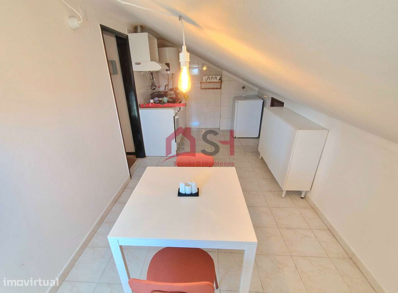 *Prédio com 2 Apartamentos + Loja + Arrecadação – Santa Cruz*-55