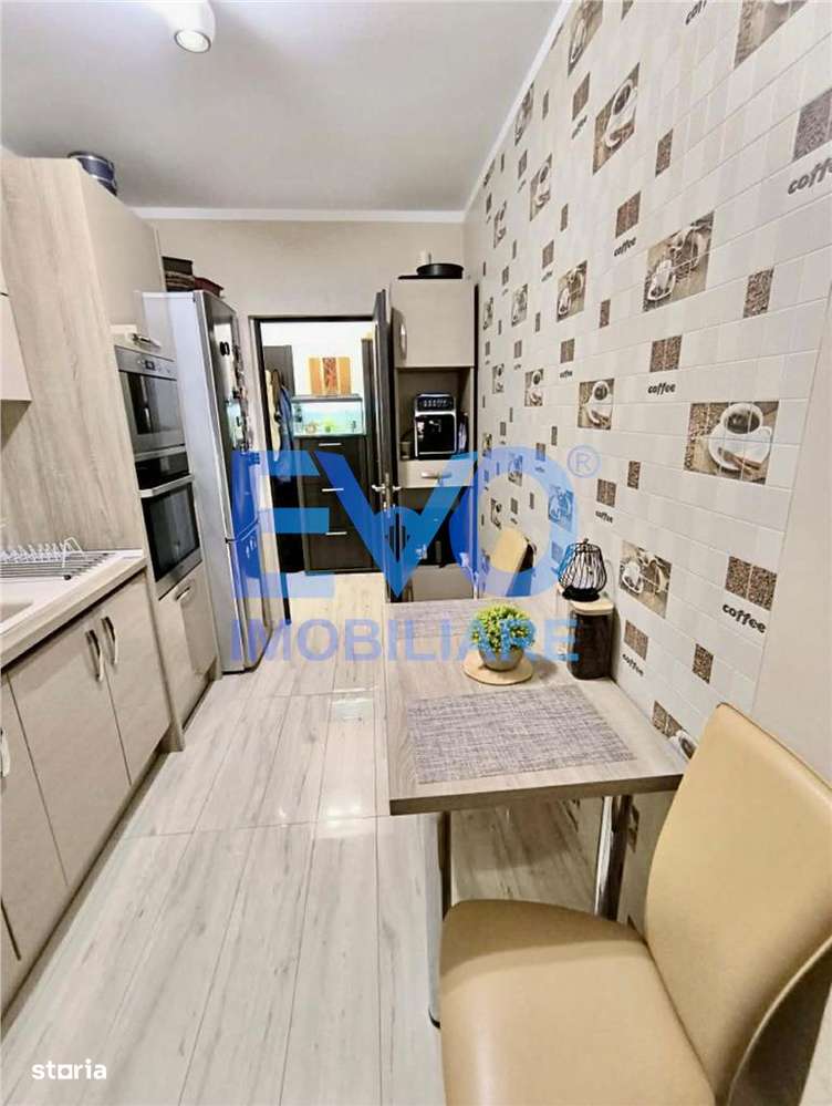 De vanzare, apartament 2 camere, etajul 2 din 4, loc de parcare, bloc - Imagine principală: 5/8